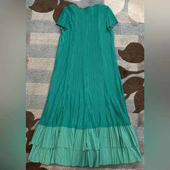 Anthropologie Current Air Short Sleeve Plissé Tonal Flounced Midi Dress ZB6 - Picture 6 of 8